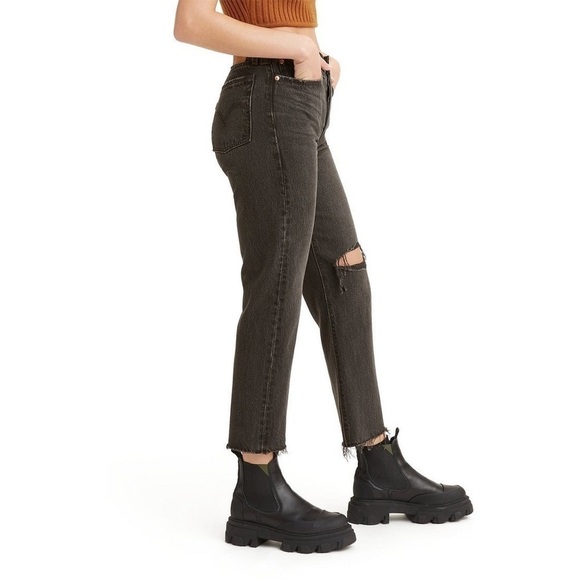 Levi's Wedgie Straight Leg Fray Raw Hem Distressed High Waist Button Fly Jeans - Picture 7 of 15